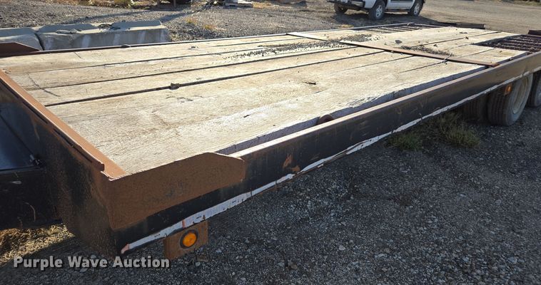 image for item EE7919 1982 Towmaster equipment trailer