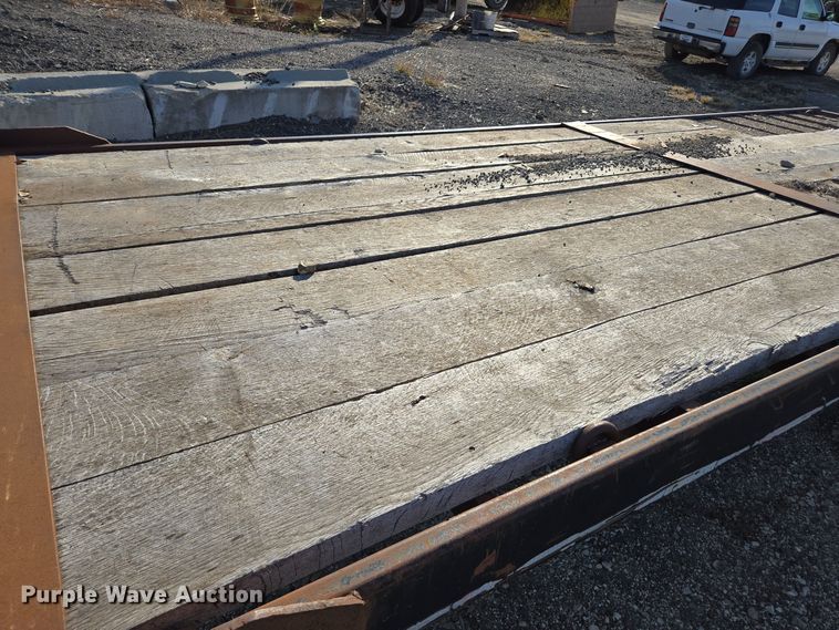 image for item EE7919 1982 Towmaster equipment trailer