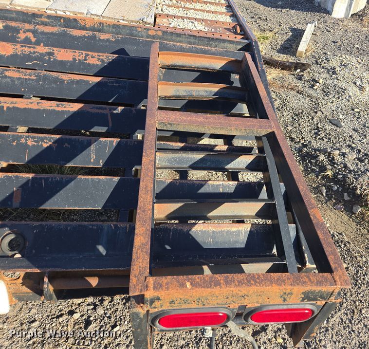 image for item EE7919 1982 Towmaster equipment trailer