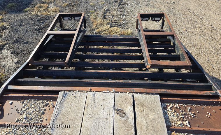 image for item EE7919 1982 Towmaster equipment trailer