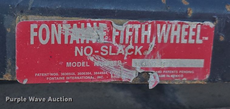 image for item EE7920 2002 Freightliner Columbia semi truck