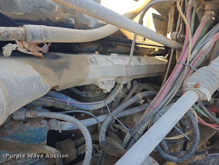 image for item EE7920 2002 Freightliner Columbia semi truck