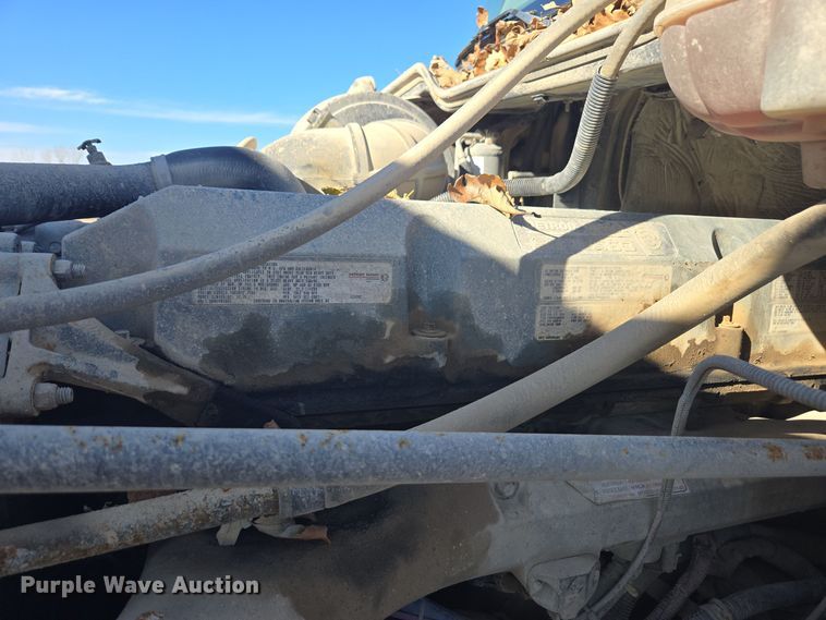 image for item EE7920 2002 Freightliner Columbia semi truck