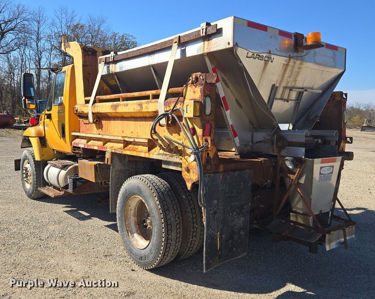 image for item EE7921 2006 International 7400 dump truck