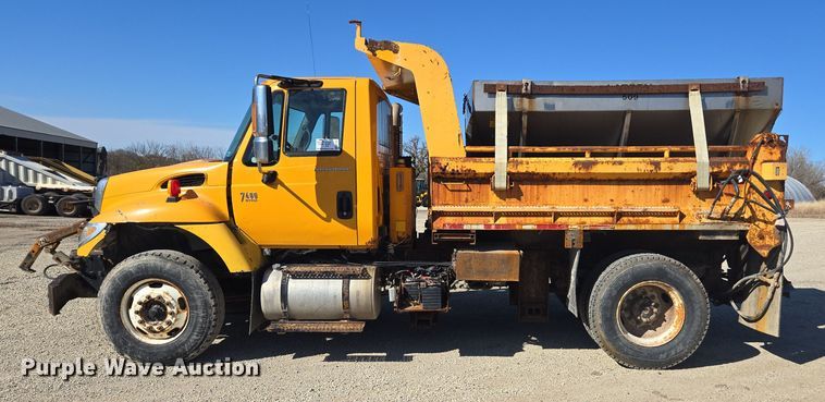 image for item EE7921 2006 International 7400 dump truck