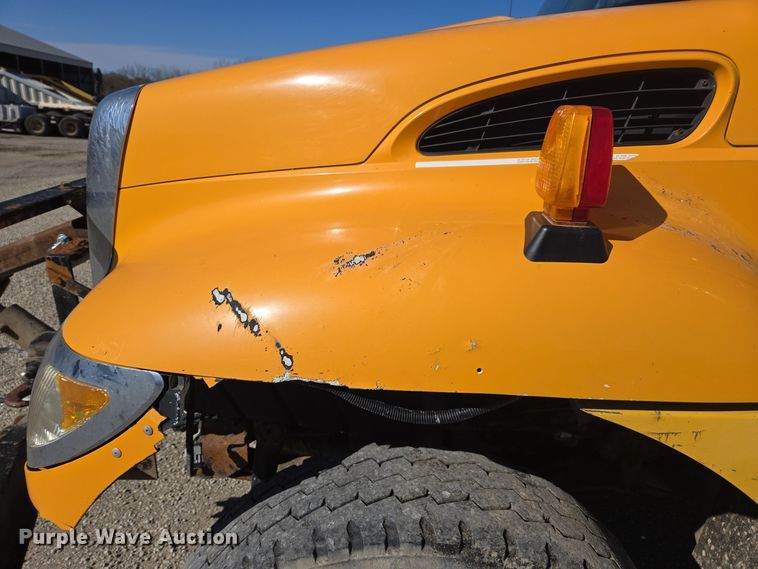 image for item EE7921 2006 International 7400 dump truck