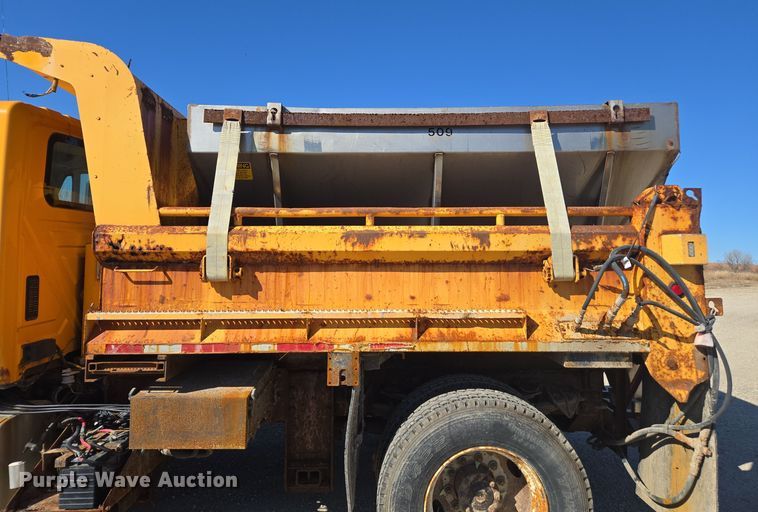 image for item EE7921 2006 International 7400 dump truck