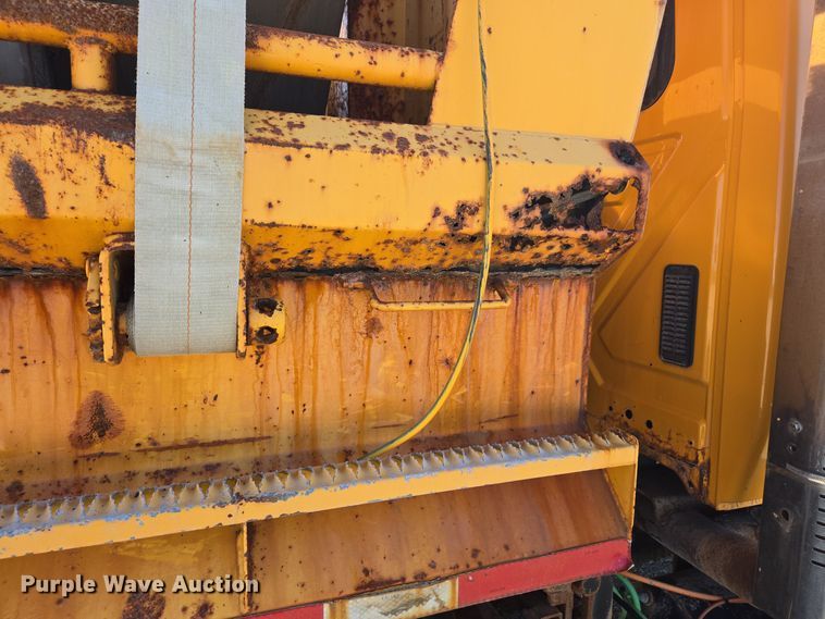 image for item EE7921 2006 International 7400 dump truck