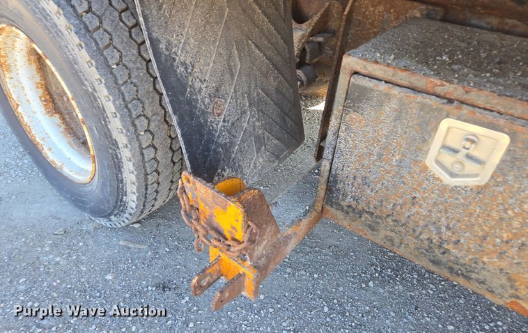 image for item EE7921 2006 International 7400 dump truck