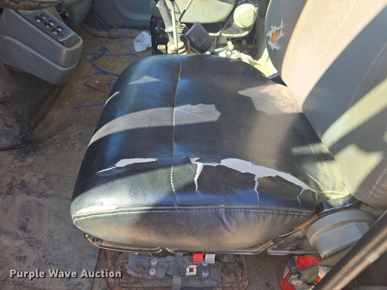 image for item EE7921 2006 International 7400 dump truck