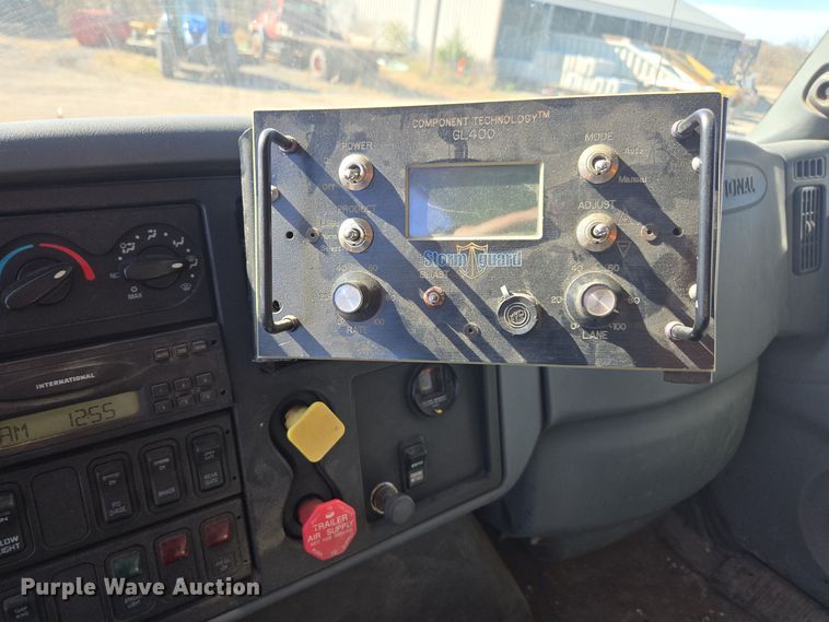 image for item EE7921 2006 International 7400 dump truck