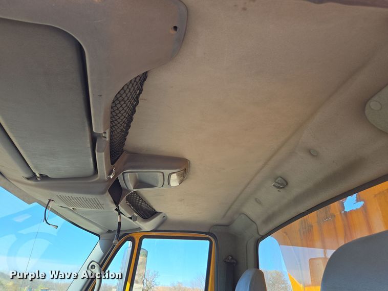 image for item EE7921 2006 International 7400 dump truck