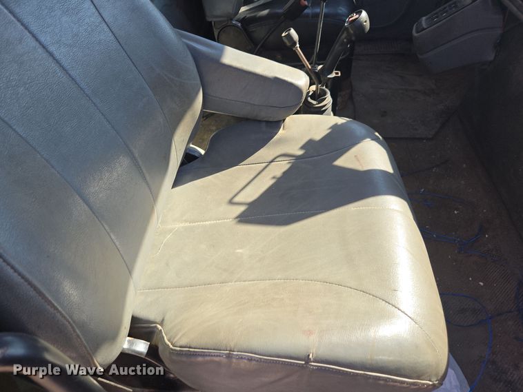 image for item EE7921 2006 International 7400 dump truck