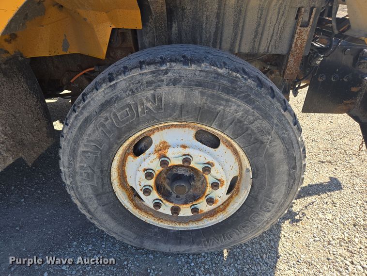 image for item EE7921 2006 International 7400 dump truck