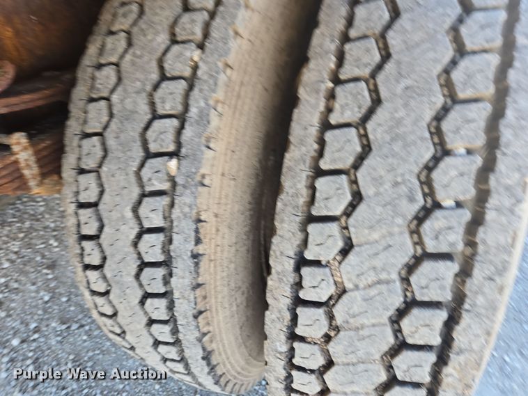 image for item EE7921 2006 International 7400 dump truck