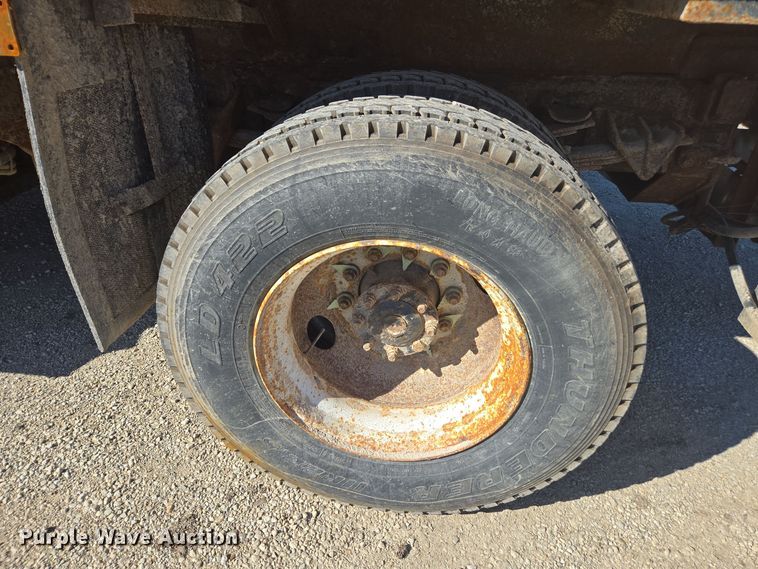 image for item EE7921 2006 International 7400 dump truck