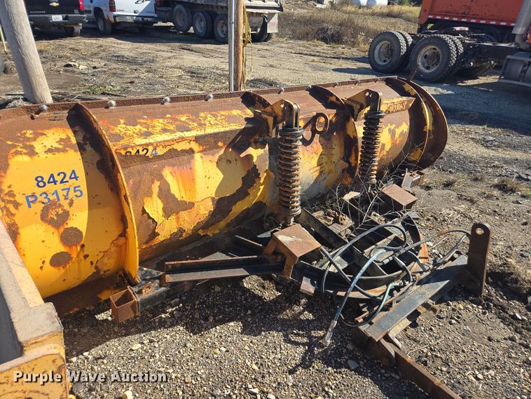 image for item EE7921 2006 International 7400 dump truck