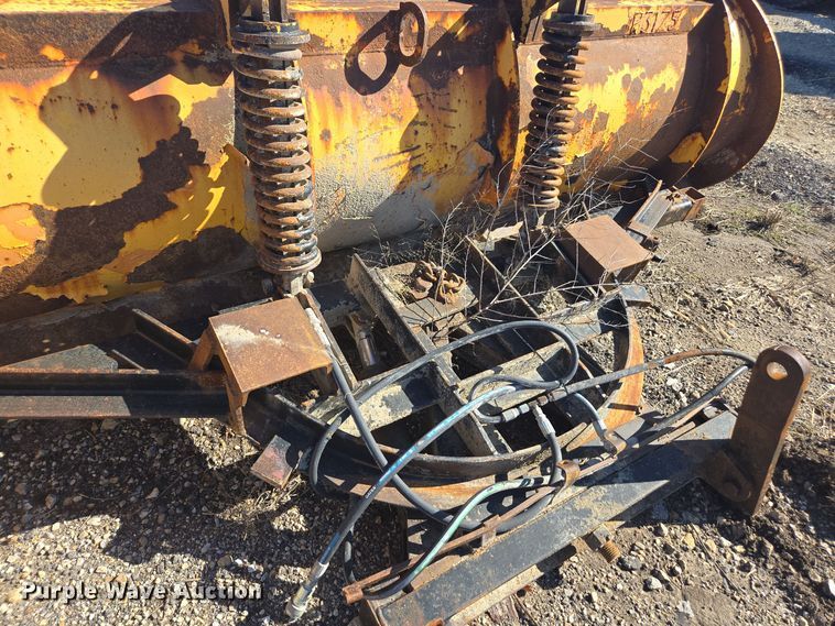 image for item EE7921 2006 International 7400 dump truck