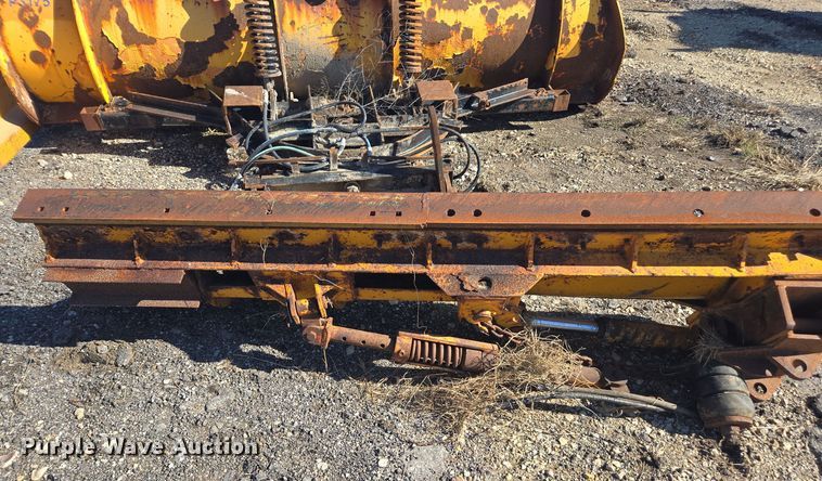 image for item EE7921 2006 International 7400 dump truck