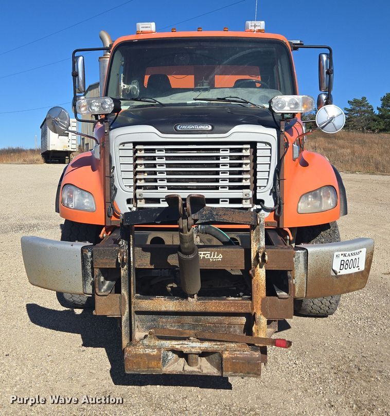 image for item EE7922 2010 Freightliner Business Class M2 dump truck