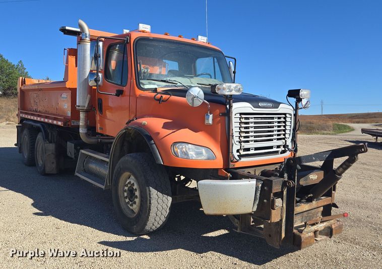 image for item EE7922 2010 Freightliner Business Class M2 dump truck