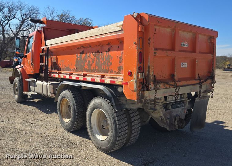 image for item EE7922 2010 Freightliner Business Class M2 dump truck