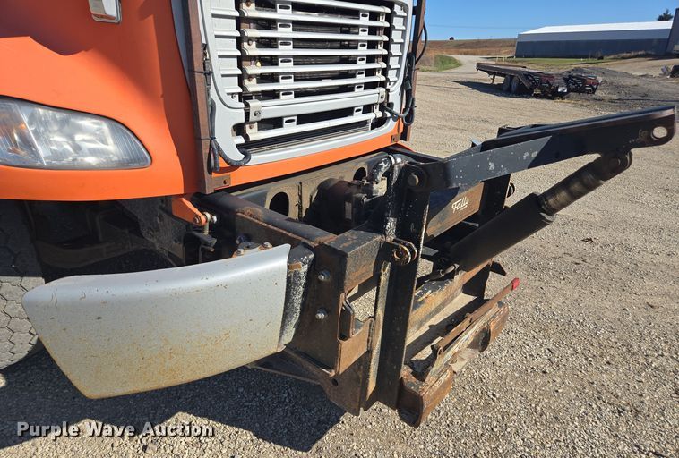 image for item EE7922 2010 Freightliner Business Class M2 dump truck