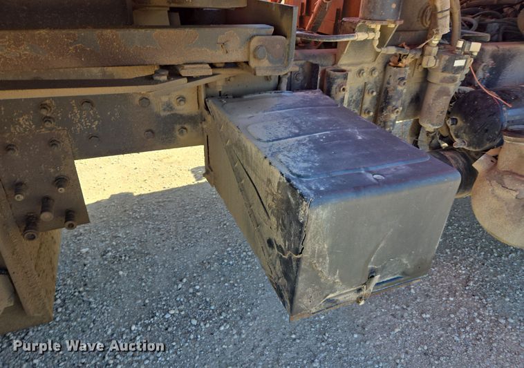 image for item EE7922 2010 Freightliner Business Class M2 dump truck