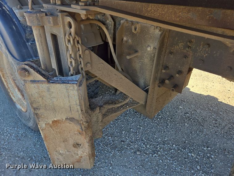 image for item EE7922 2010 Freightliner Business Class M2 dump truck