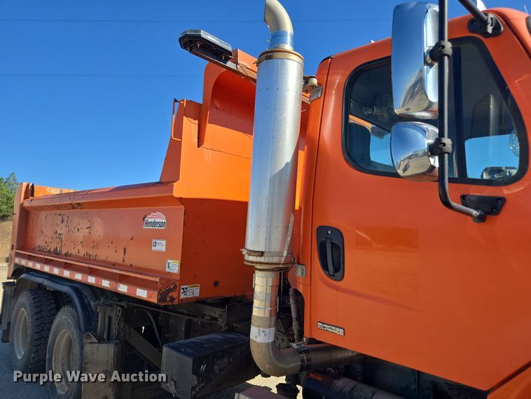 image for item EE7922 2010 Freightliner Business Class M2 dump truck