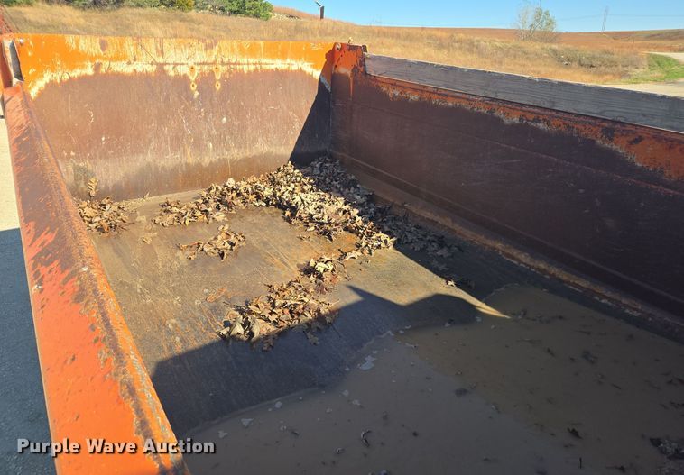 image for item EE7922 2010 Freightliner Business Class M2 dump truck