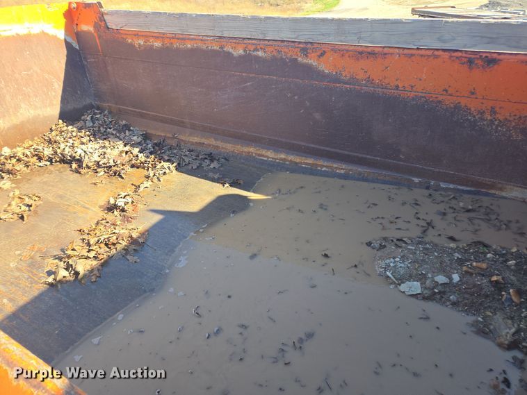 image for item EE7922 2010 Freightliner Business Class M2 dump truck