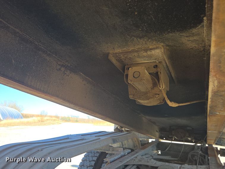 image for item EE7922 2010 Freightliner Business Class M2 dump truck