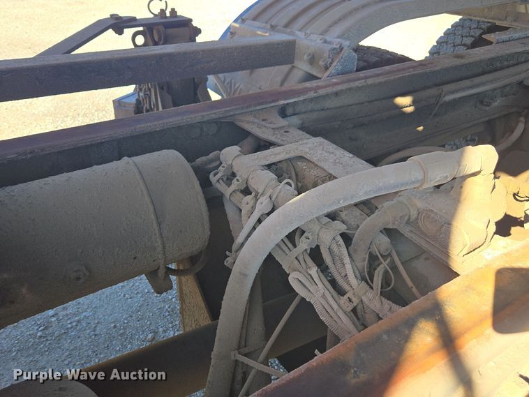 image for item EE7922 2010 Freightliner Business Class M2 dump truck