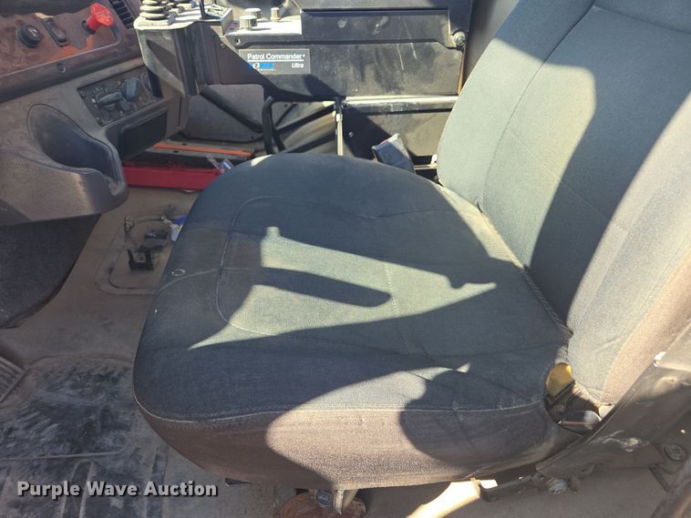 image for item EE7922 2010 Freightliner Business Class M2 dump truck