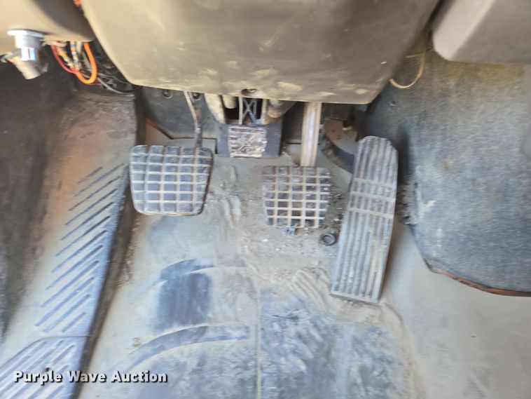 image for item EE7922 2010 Freightliner Business Class M2 dump truck