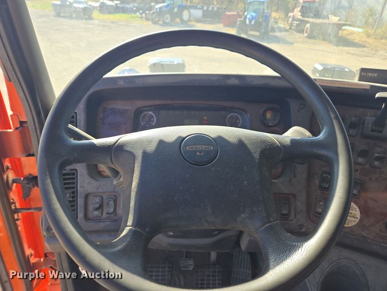 image for item EE7922 2010 Freightliner Business Class M2 dump truck