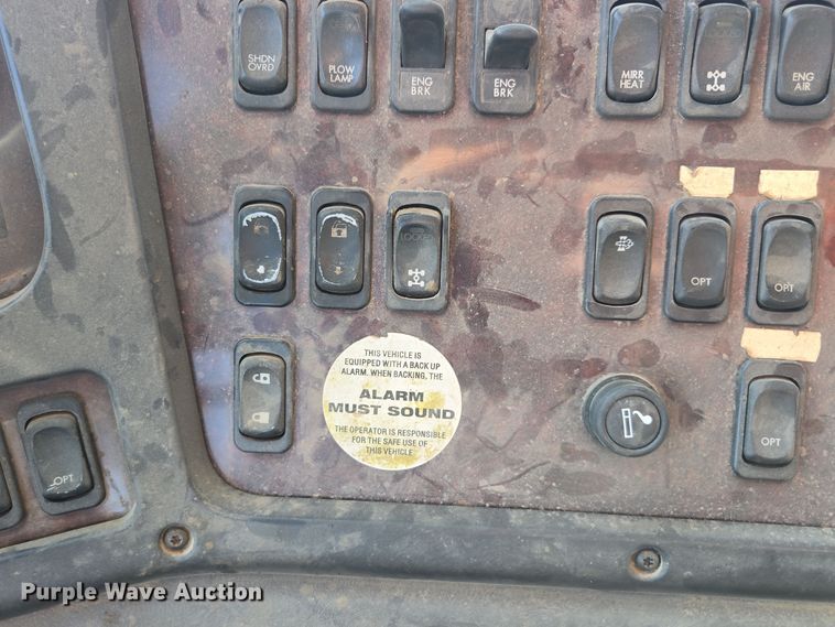 image for item EE7922 2010 Freightliner Business Class M2 dump truck