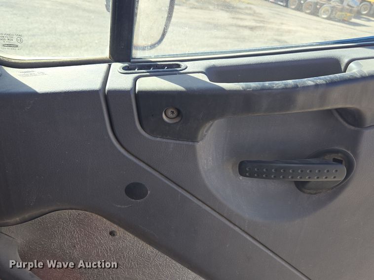 image for item EE7922 2010 Freightliner Business Class M2 dump truck