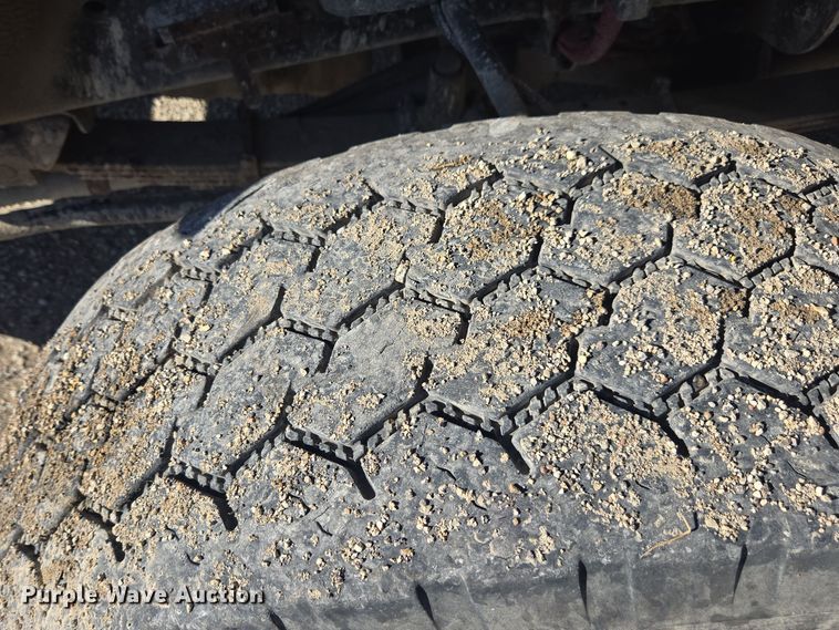 image for item EE7922 2010 Freightliner Business Class M2 dump truck