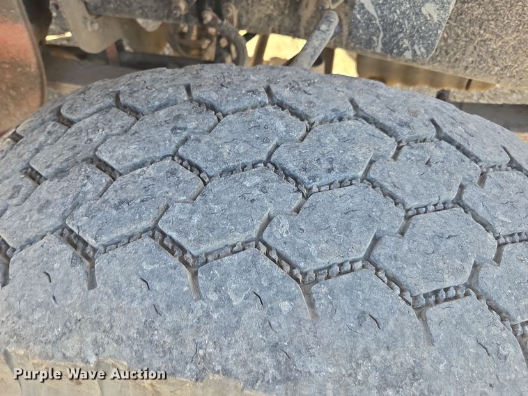 image for item EE7922 2010 Freightliner Business Class M2 dump truck