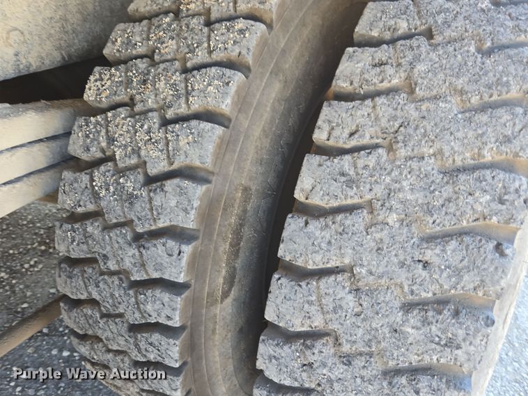 image for item EE7922 2010 Freightliner Business Class M2 dump truck