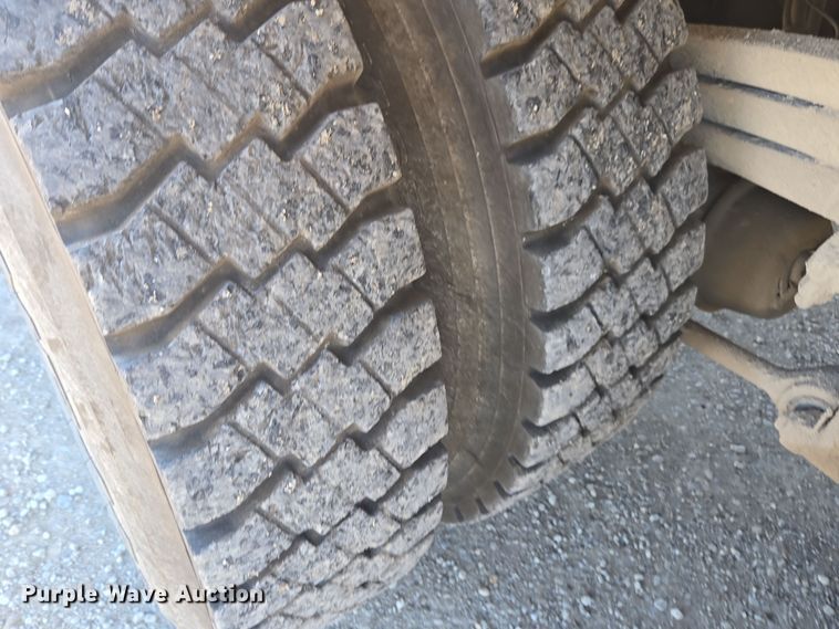 image for item EE7922 2010 Freightliner Business Class M2 dump truck