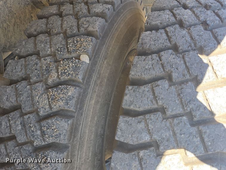 image for item EE7922 2010 Freightliner Business Class M2 dump truck