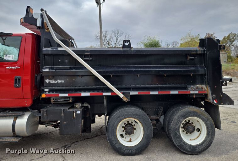 image for item EE8699 2012 International 7500 dump truck