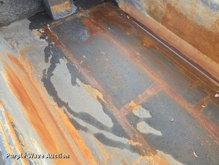 image for item EE8699 2012 International 7500 dump truck