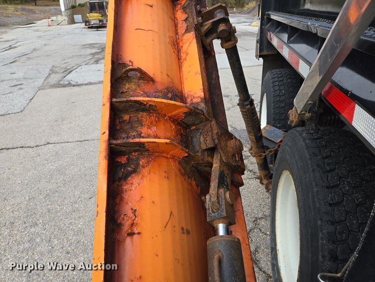 image for item EE8699 2012 International 7500 dump truck