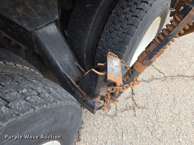 image for item EE8699 2012 International 7500 dump truck