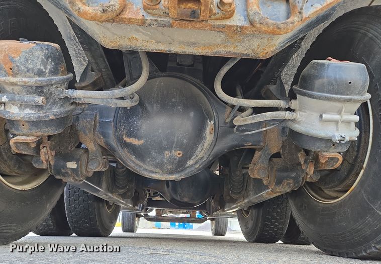 image for item EE8699 2012 International 7500 dump truck