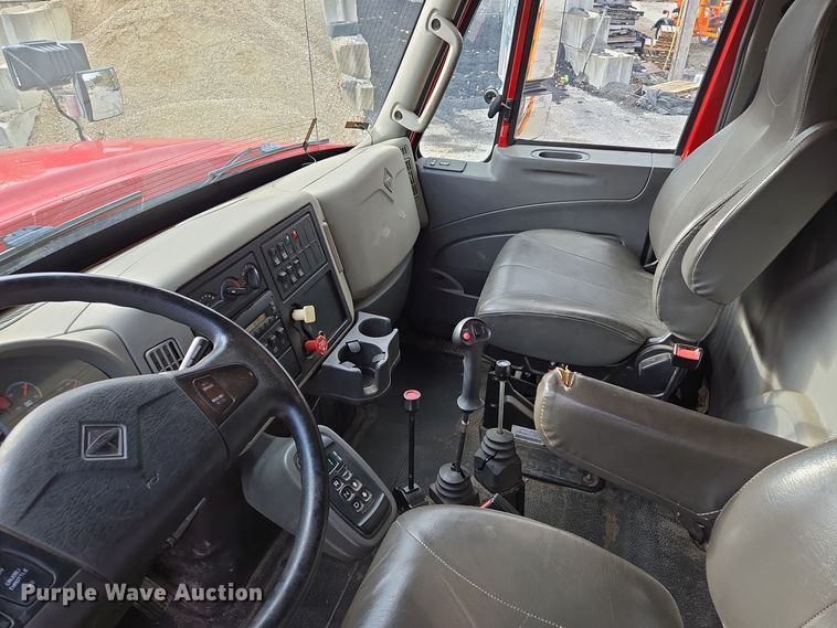 image for item EE8699 2012 International 7500 dump truck